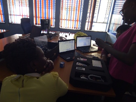 Demonstrating the Patient's EMR automatically appearing on Doctor's Console, from Nurse Console